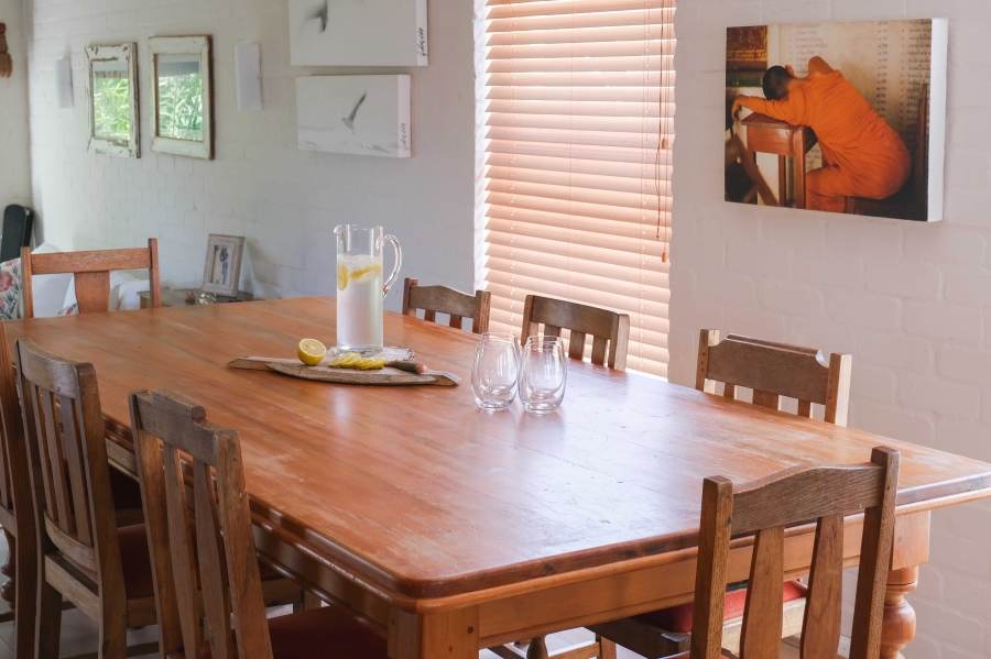 To Let 4 Bedroom Property for Rent in Bokkemanskloof Western Cape
